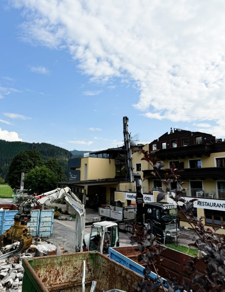 Abrisstag vom Neubergerhof