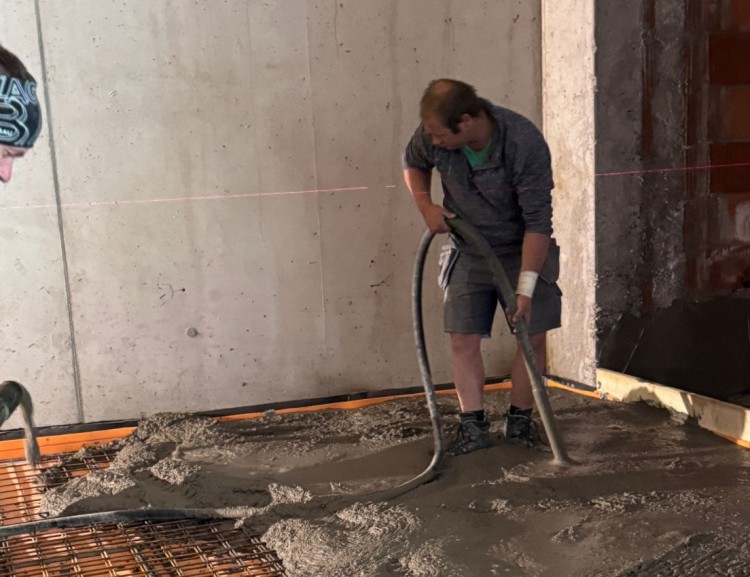 Wagrain Bau beim Pool betonieren