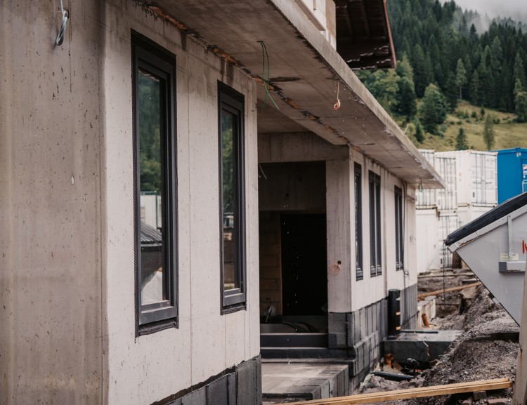 Schwarzdeckerarbeiten bei der Anlieferung