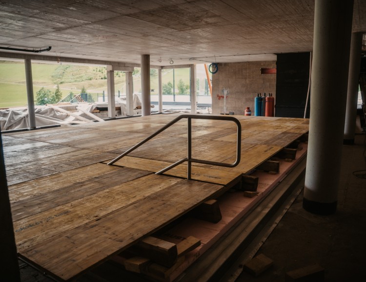 Die neuen Poolbecken wurden abgedeckt