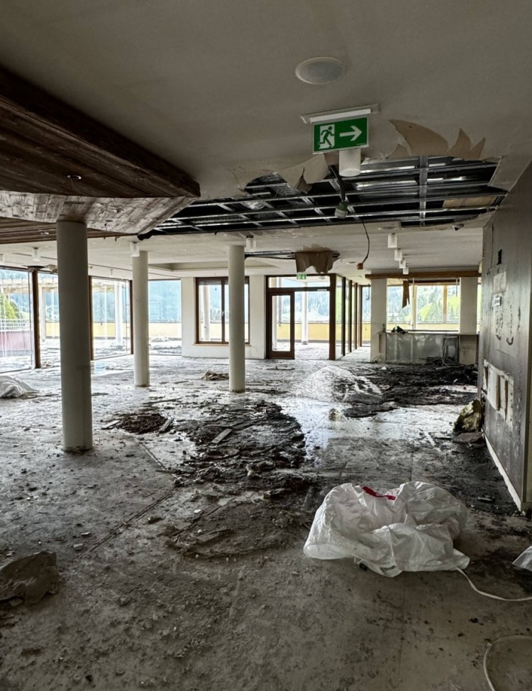Lobbybereich im Schutt