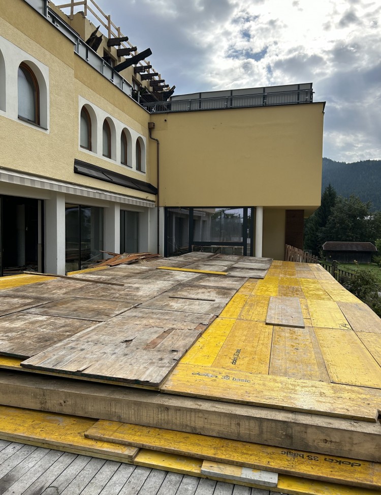 Der Pool wurde abgdeckt