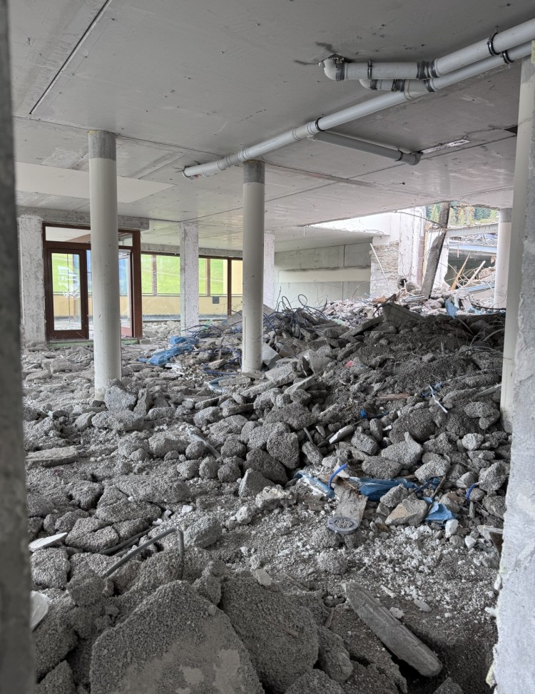 Bauschutt im Neubergerhof