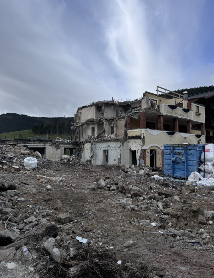 Abriss Hotel Neubergerhof