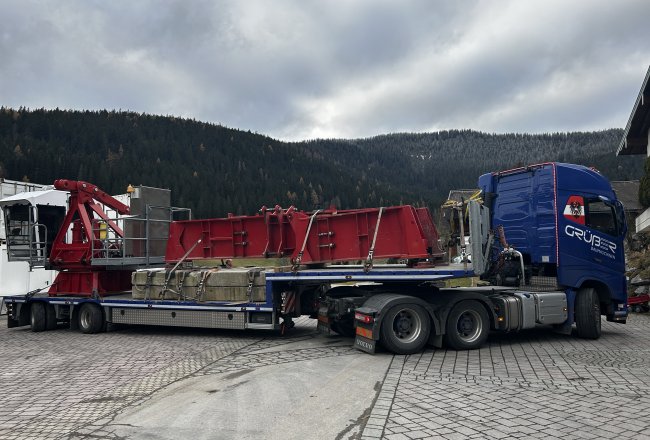 LKW's am Neubergerhof