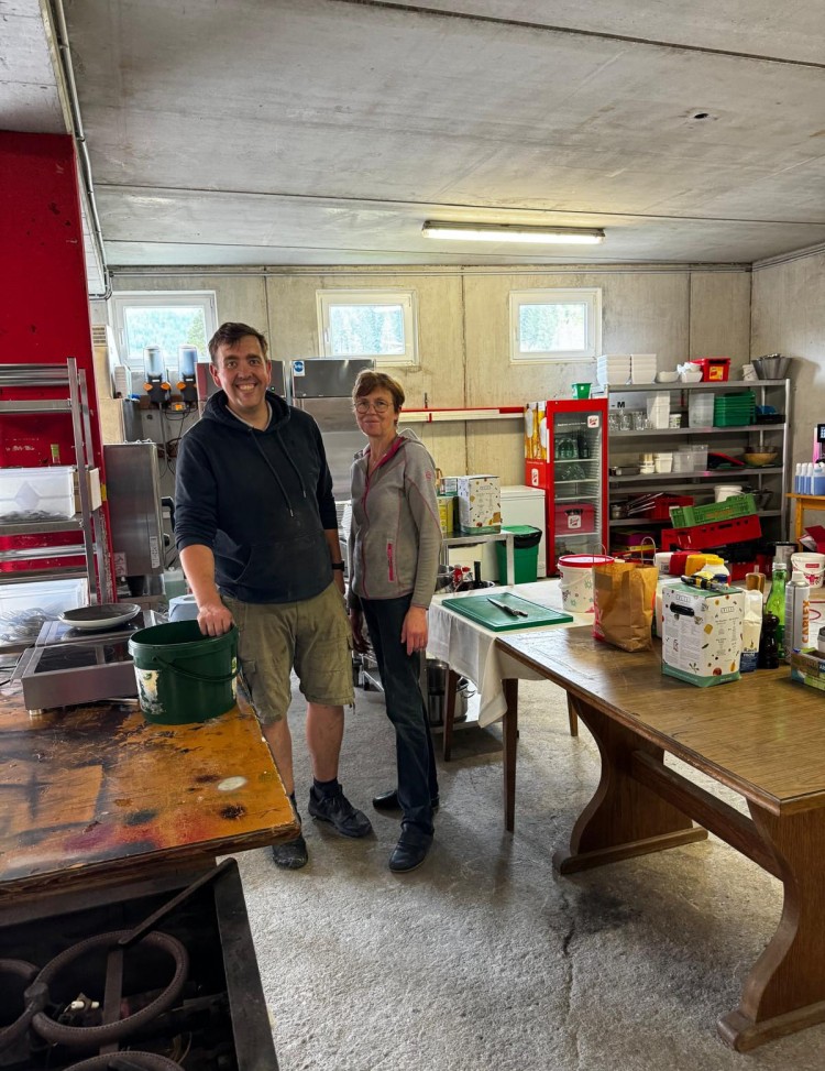 Lars und Maria in der "Notküche"