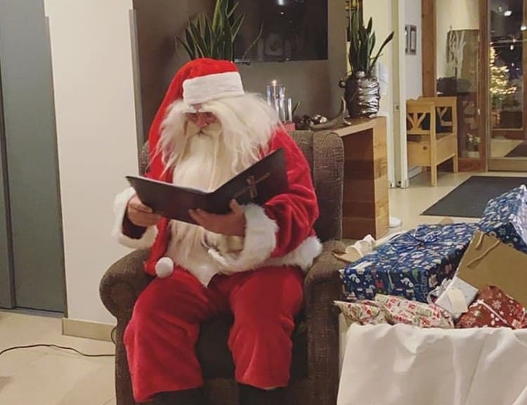 Der Weihnachtsmann zu Besuch im Neubergerhof