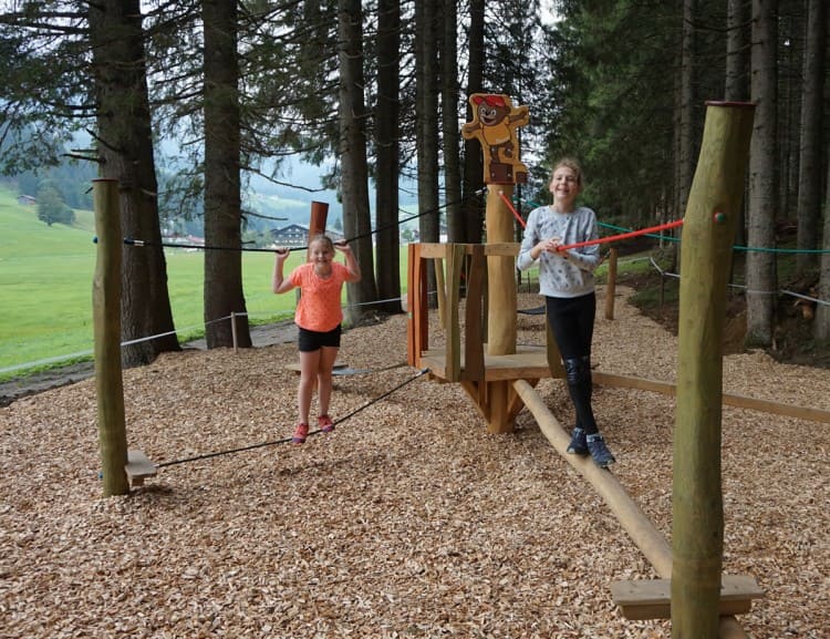  Climbing on Bärtl's hiking trail © Tourismusinformation Filzmoos