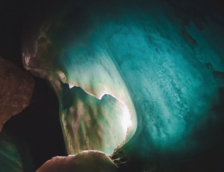  Mighty ice sculptures in the largest ice cave in the world © Eisriesenwelt GmbH