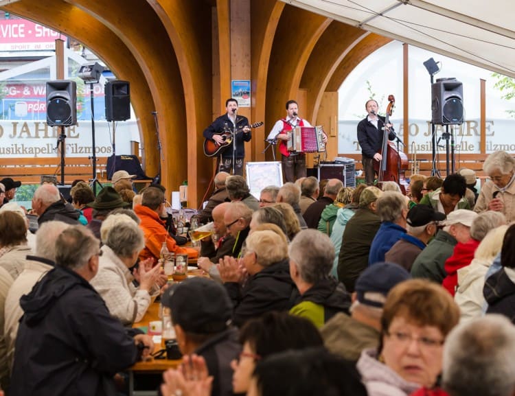  Folk music in the Filzmoos pavilion on the village square © Tourismusinformation Filzmoos