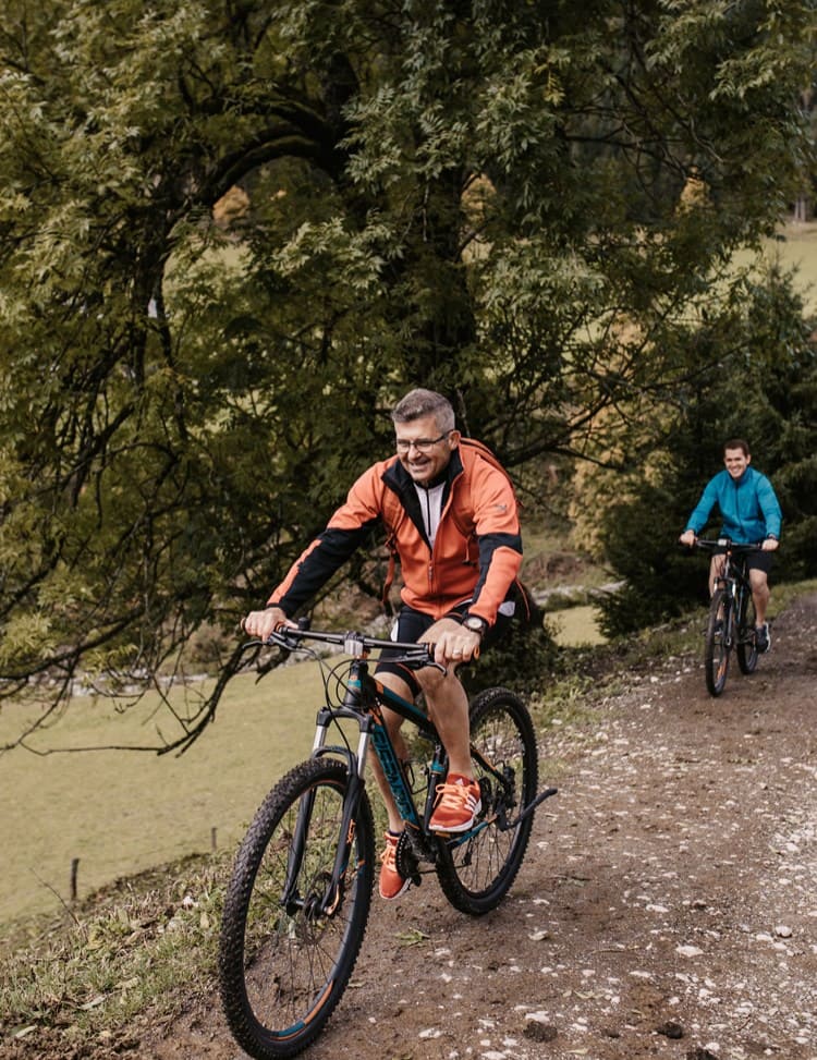 Mit dem Mountainbike unterwegs © Selina Flasch Photography