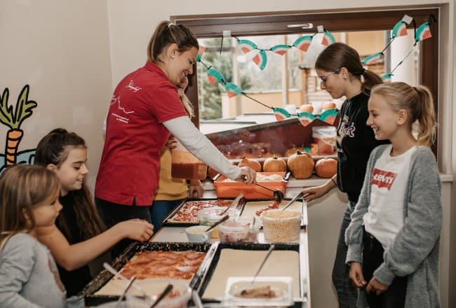 Pizza backen im Kinderklub