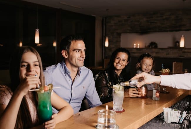 Gemütlicher Abend an der "Sepp und Soda" Bar