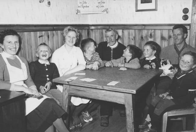 Oma Eva Reiter mit Familie