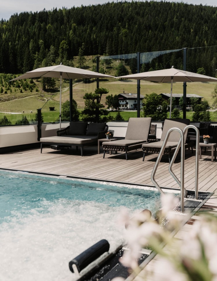 Loungers for relaxing sunbathing in Filzmoos © Selina Flasch