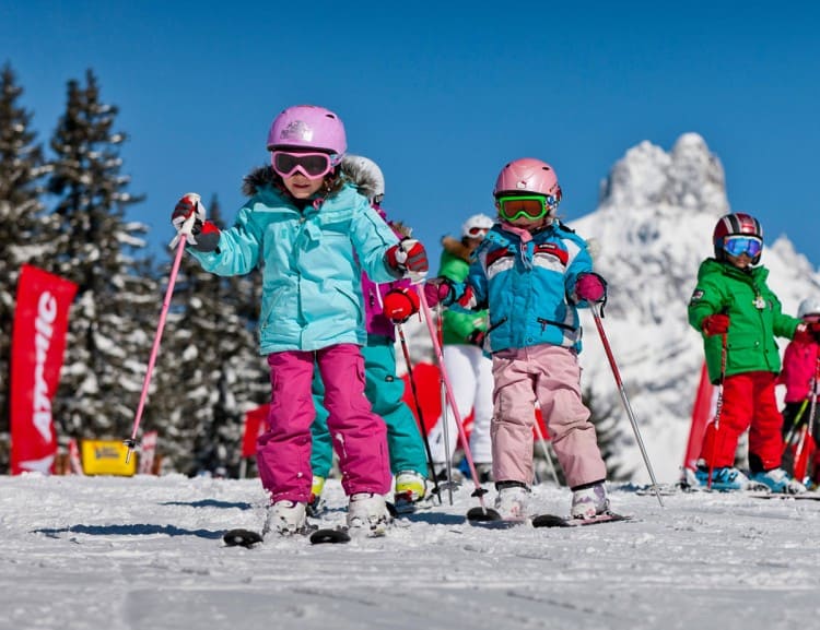Skifahren für die kleinen Skifahrer im Familienskigebiet Filzmoos © Skischule Bögei