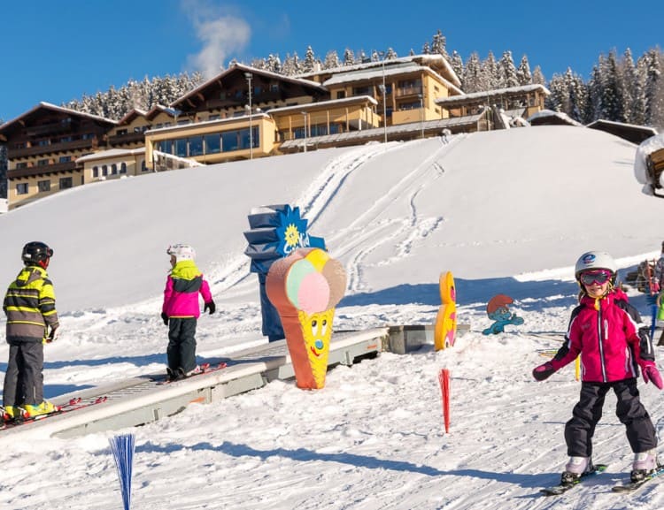 Skifahren lernen am Haus