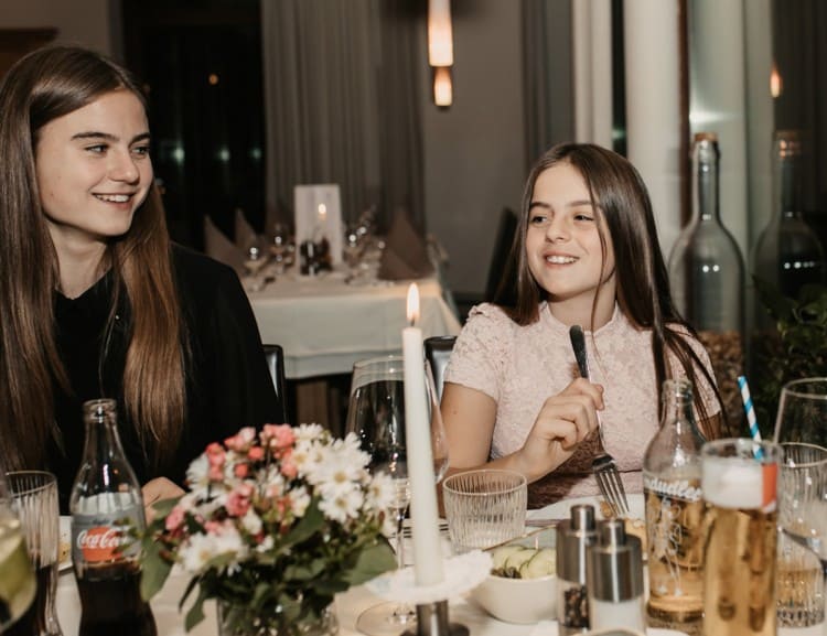  Gemeinsamer Tisch für den ganzen Urlaub © Selina Flasch Photography