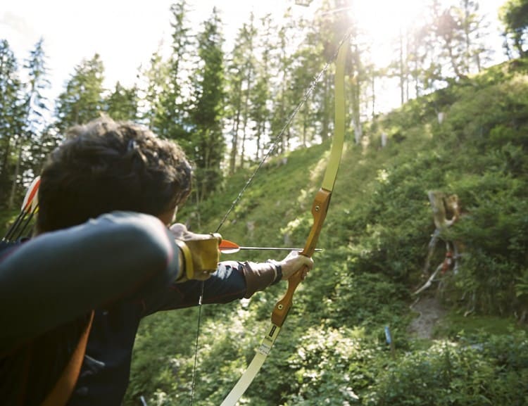  Archery for children and adults on 3D targets © Roland Wimmer