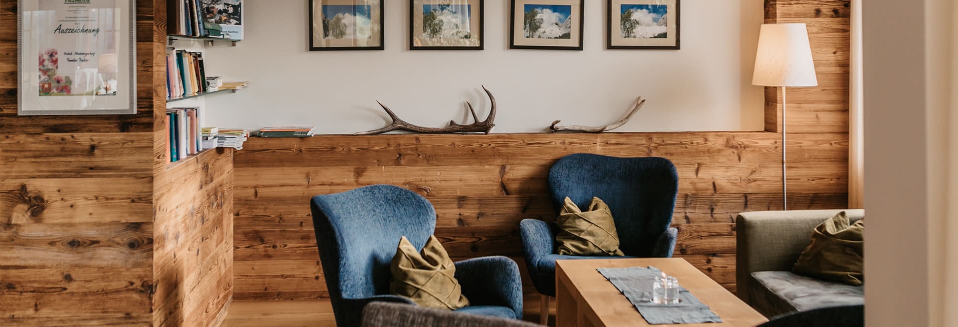  The small reading corner in the lobby