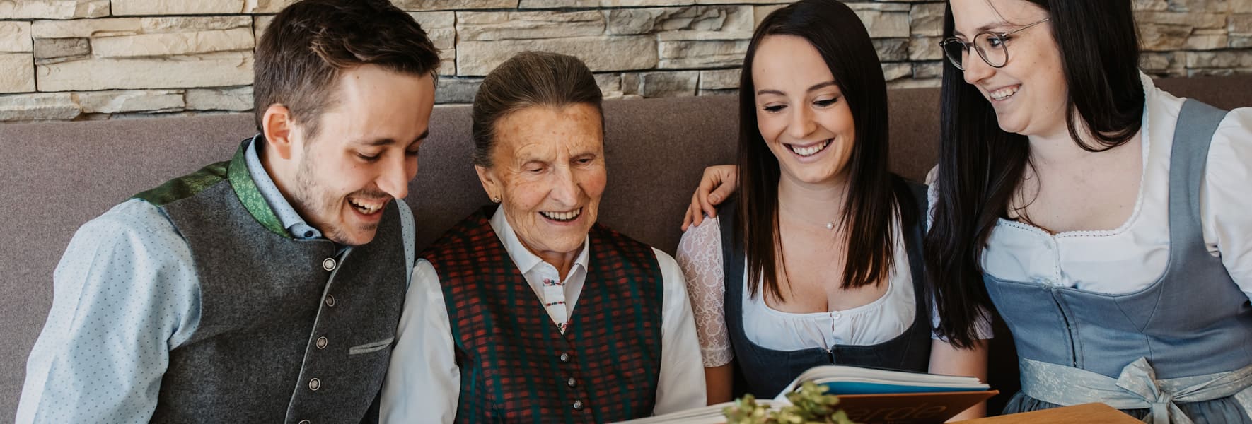  Our grandma Evi tells us about the past.