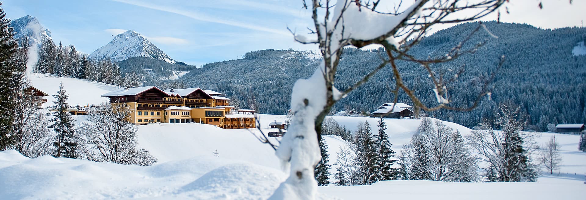 Der Neubergerhof im Winterkleid