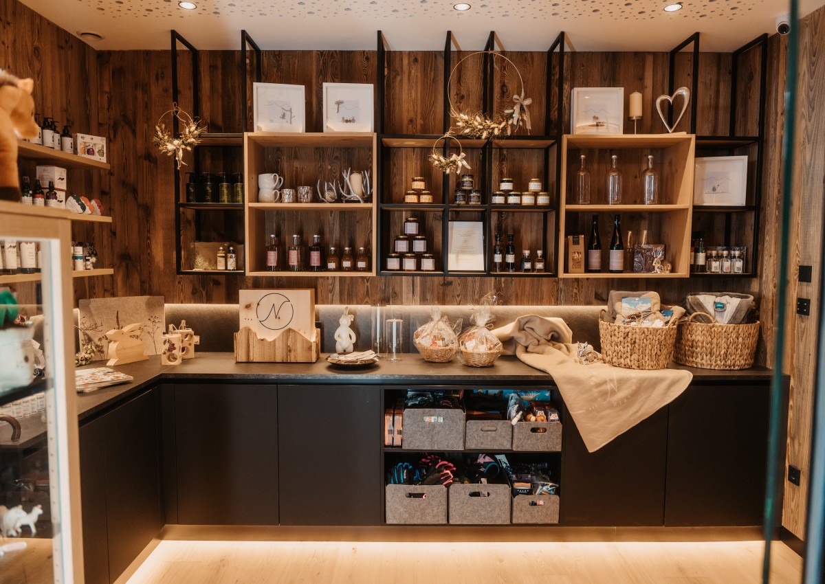 Hotelshop mit regionalen Produkten und tollen Geschenken