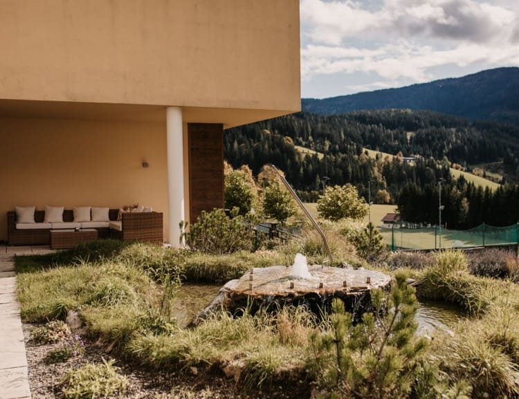 Der Brunnen beim Pool © Selina Flasch Photography