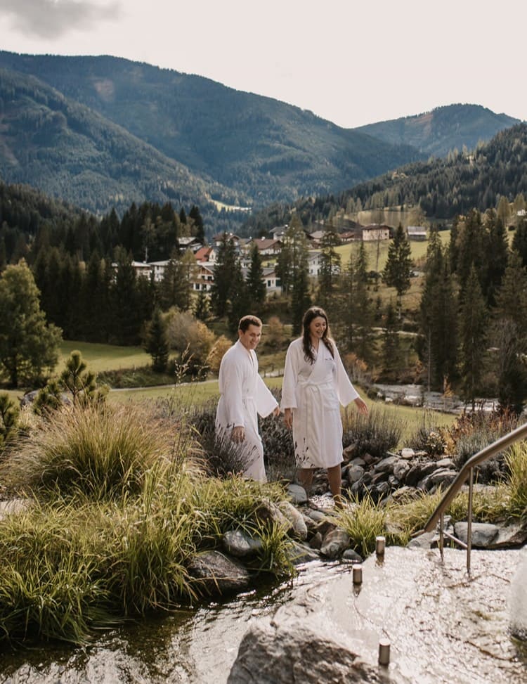 Barfußweg am Neubergerhof © Selina Flasch Photography