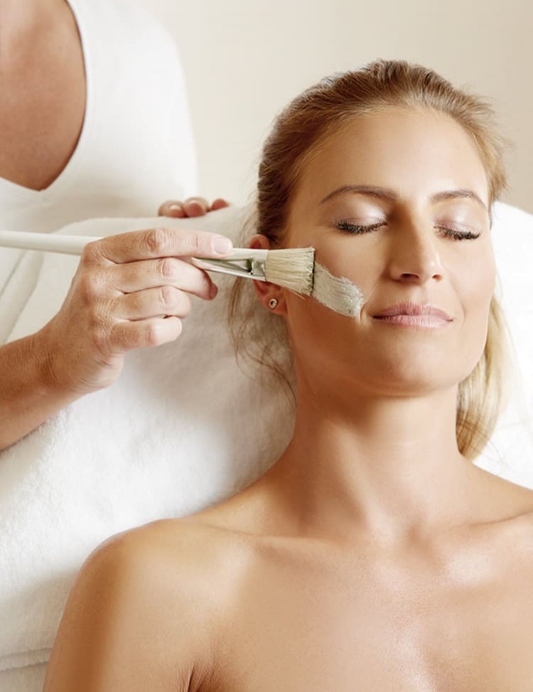 Gesichtsbehandlung