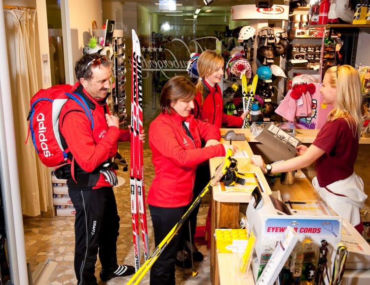 Ausrüstung können Sie direkt vor Ort ausleihen. © Gerhard Wolkersdorfer