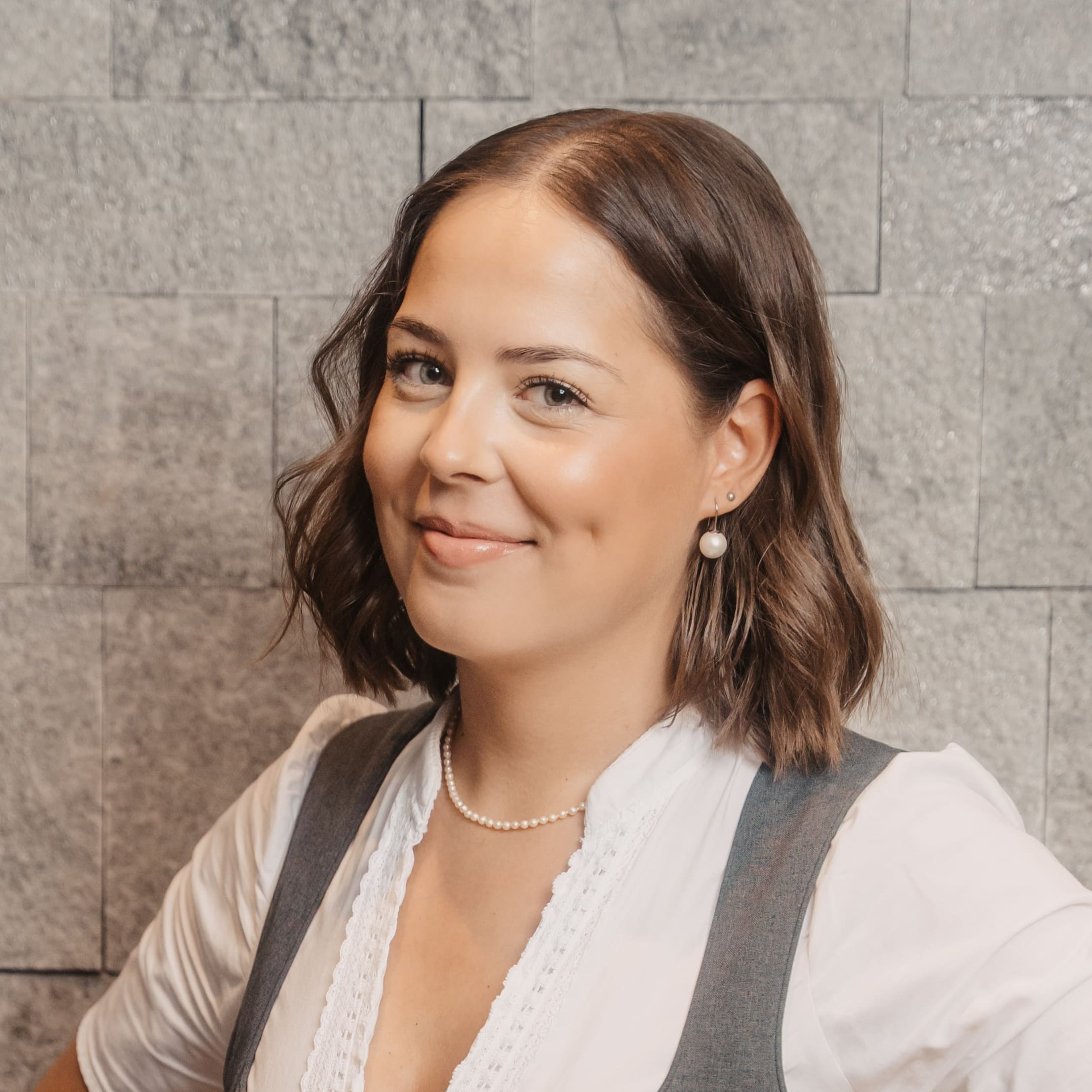 Pia Csikv&aacute;ry