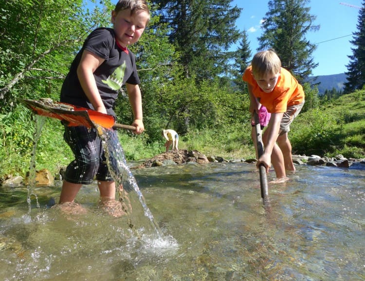 Der kleine Bach unterhalb des Hotels © Mannitou Outdoor