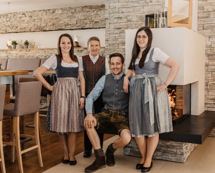  Grandma Evi with Geli, Martin jun. and Alexandra © Selina Flasch Photography