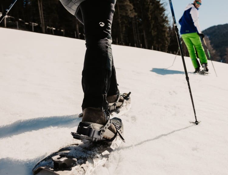  Snowshoeing © Selina Flasch Photography