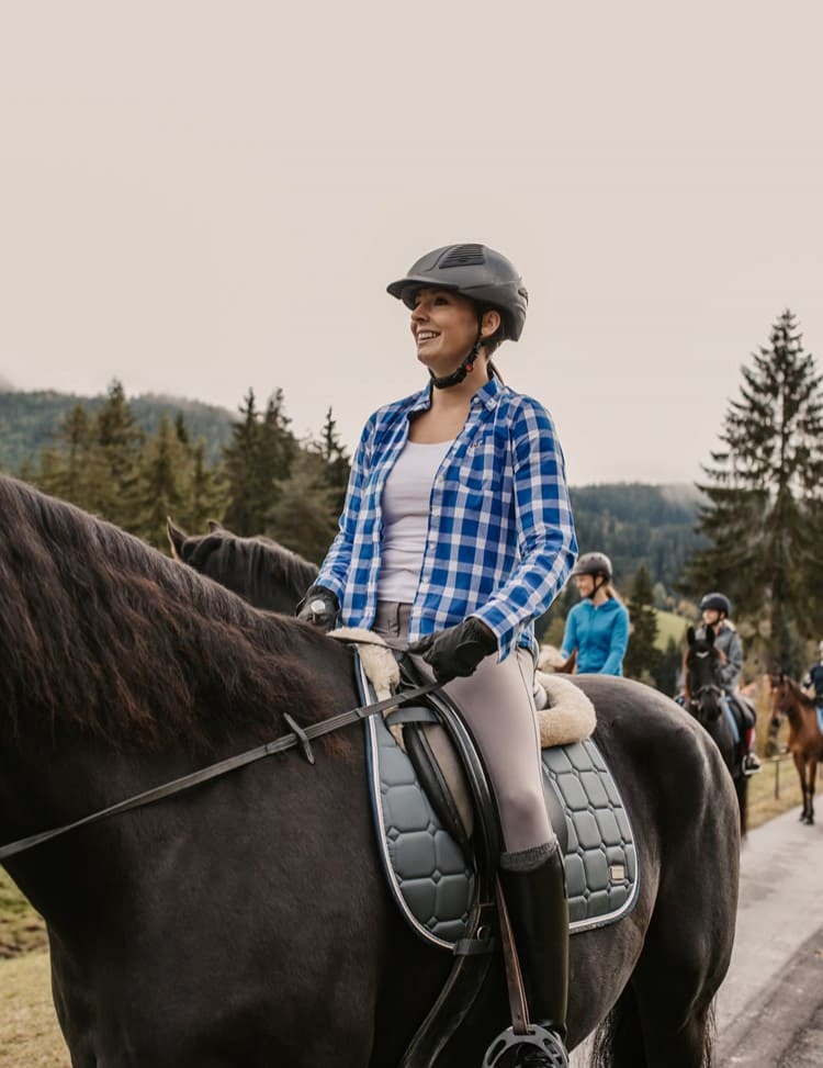 Our Geli takes care of the riding © Selina Flasch Photography