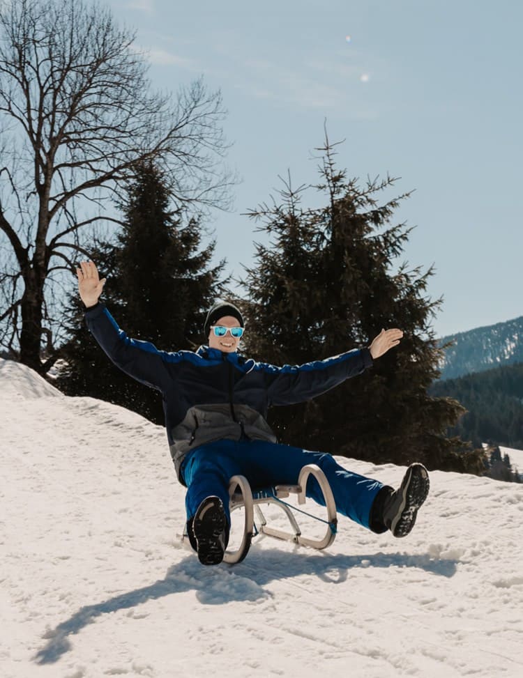 Wer gewinnt das Rodelrennen? © Selina Flasch Photography