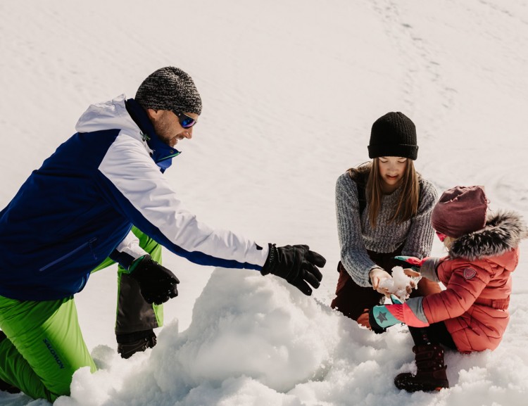 Schneemann bauen &copy; Selina Flasch Photography