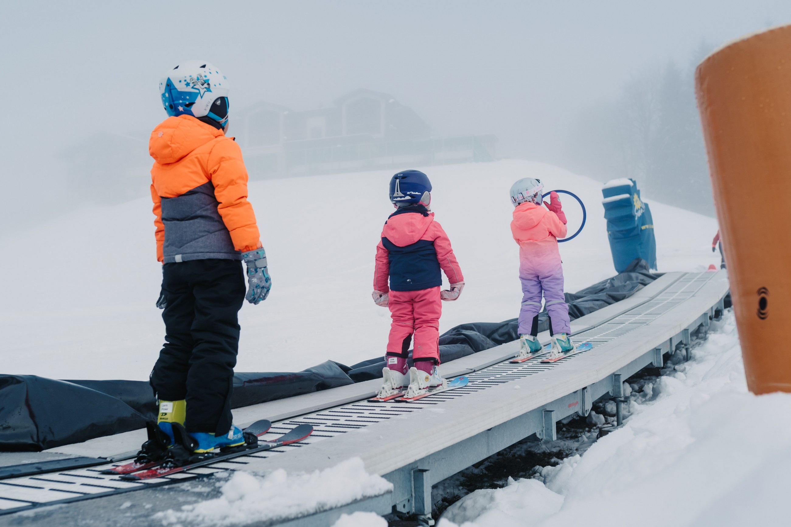Kinder spielen im Schnee &copy; Klaus Bauer