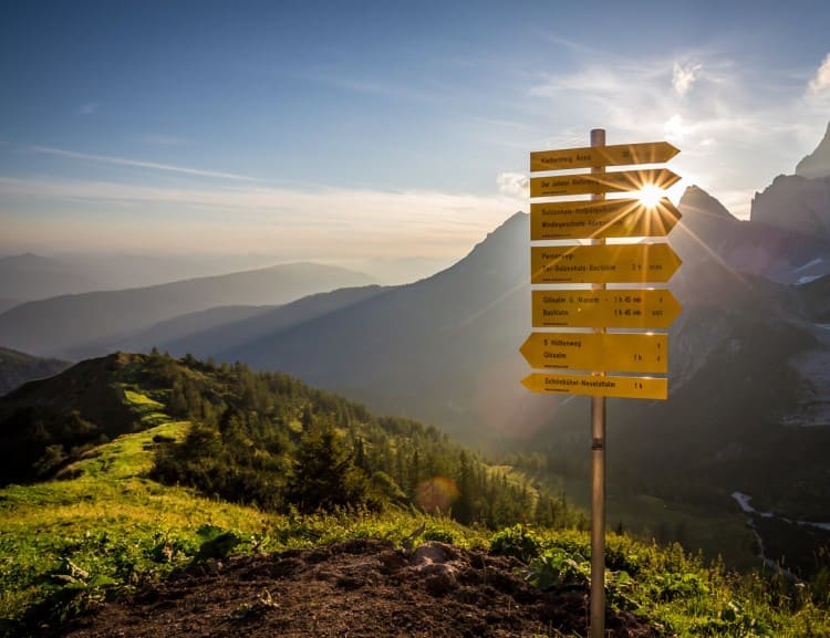 Wegweiser im Wandergebiet