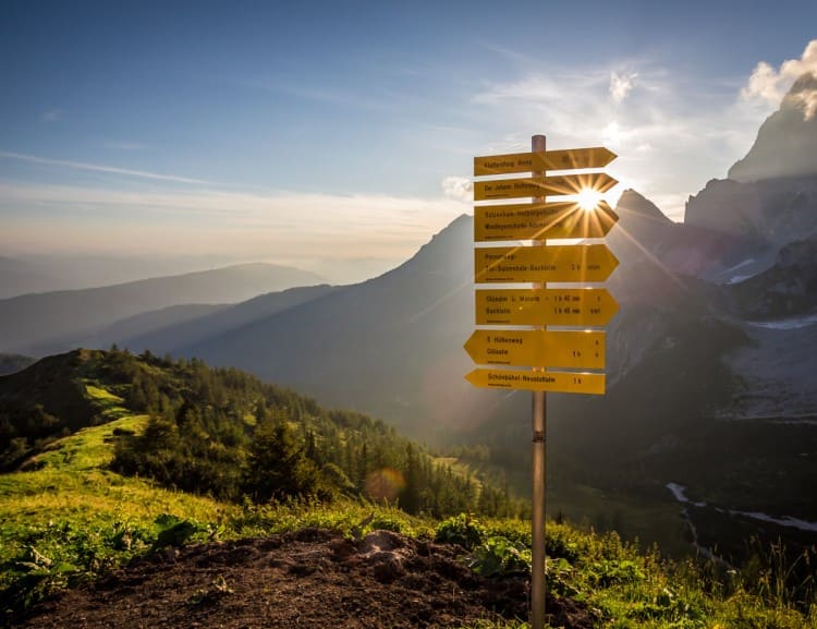Wegweiser im Almengebiet