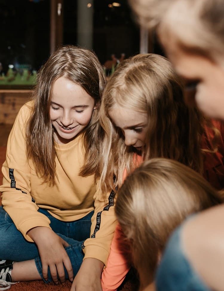  Play together in the kid's club © Selina Flasch Photography