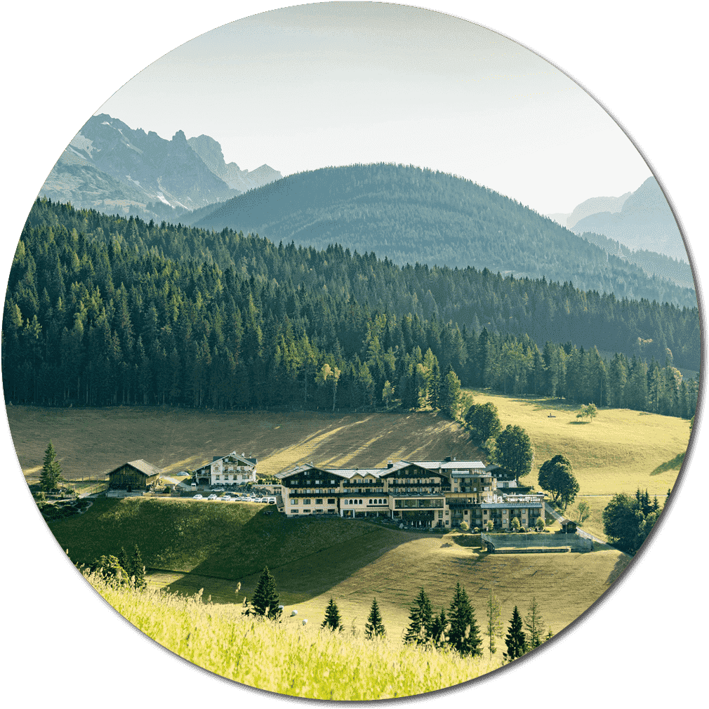 Das Hotel in Neuberg/Filzmoos im Sommer