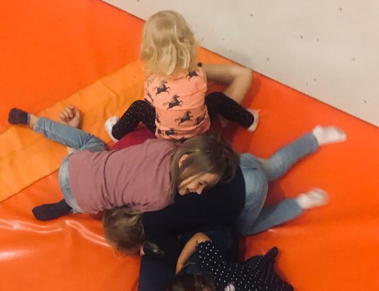  Make nonsense in the children's club