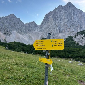 Ein atemberaubend schöner Blick auf den majestätischen Dachstein.